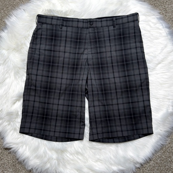 Nike Golf Tech Plaid Men's Dri-Fit Shorts - Picture 1 of 4